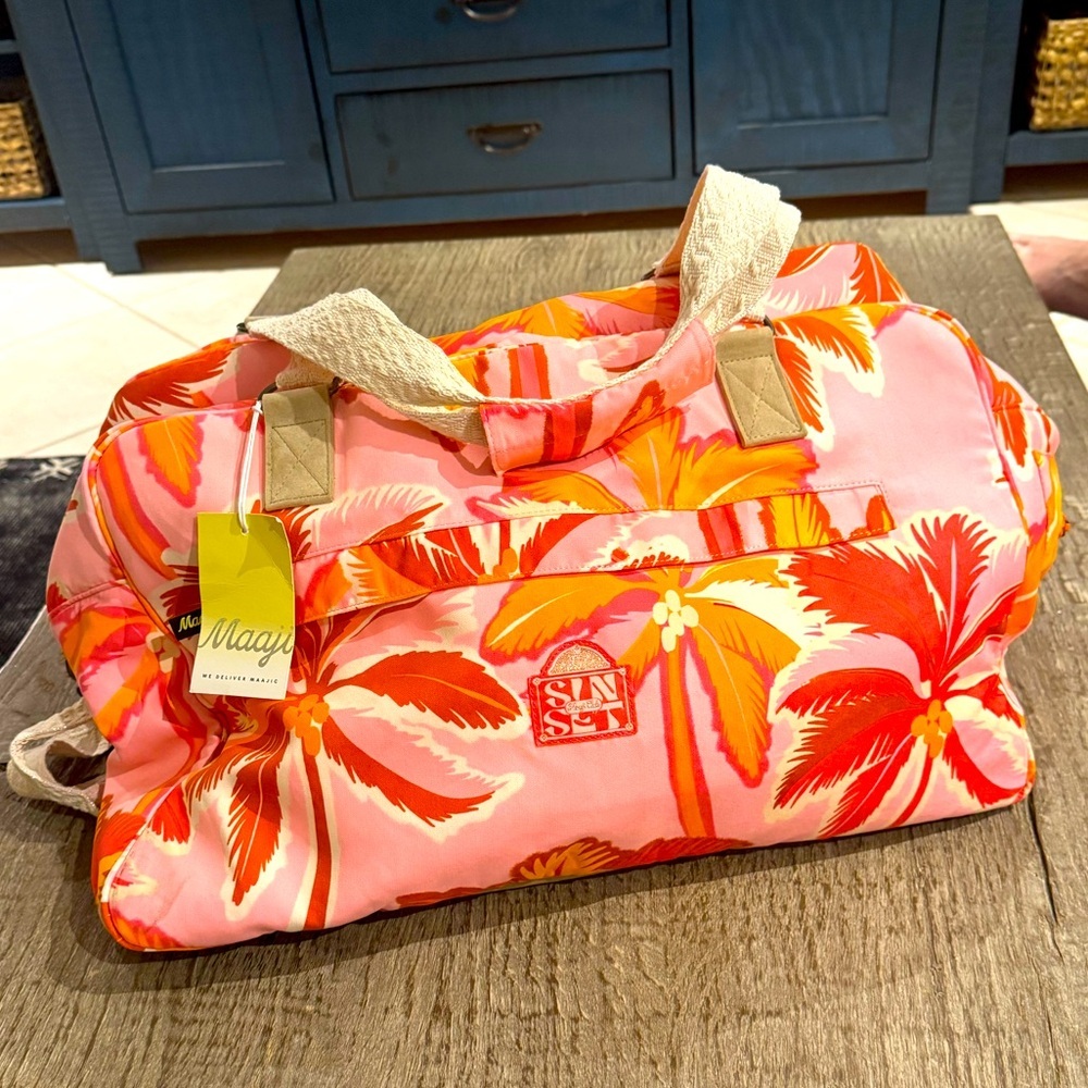 Maaji Pink Palms Sophie XL Weekender Bag. - Picture 6 of 10